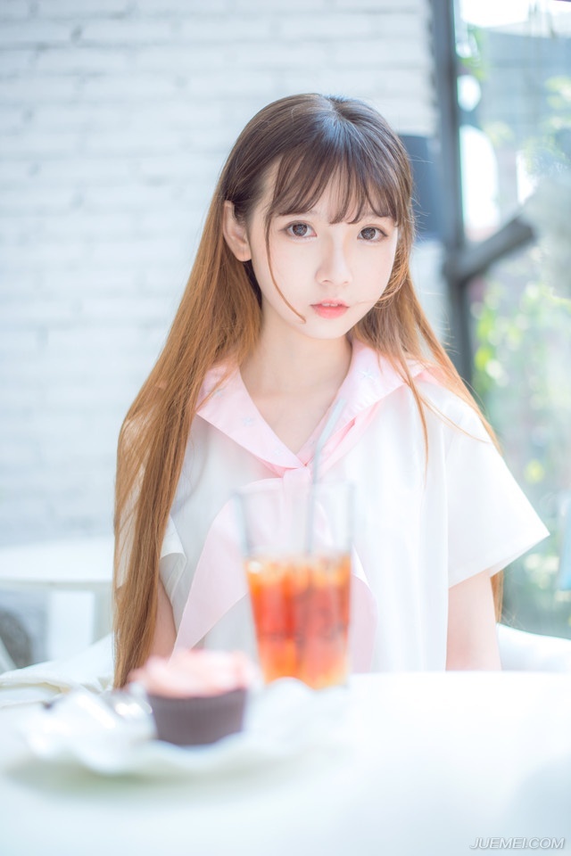 “都督死了，我比你们更心痛，都督不但对我有知遇之恩，吕蒙这条命，更是都督救的，我比你们任何人，都更想为都督报仇！”吕蒙深吸了一口气，看向众人，朗声道：“但国有国法，家有家规，出兵是大事，你们说了不算，我吕蒙说了也不算，这件事情，只有主公能够决定，我会将大家的意愿告诉主公，至于是否报仇，如何报仇，那由主公来定夺，现在，我们要做的，是给都督下葬，让他能够入土为安！”